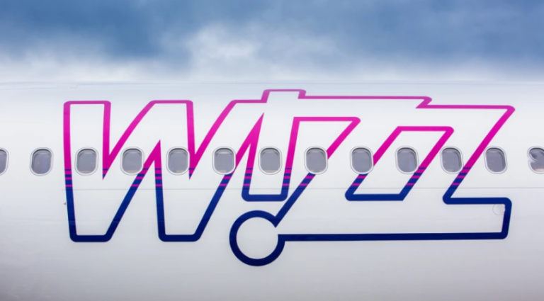Wizz air fly logo